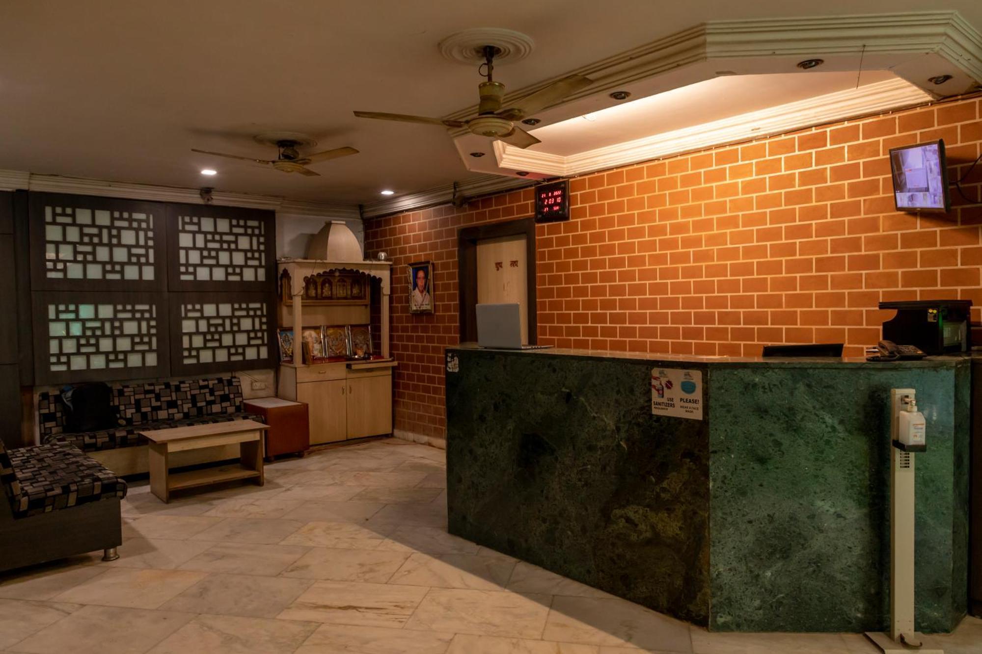 Adarsh Palace Hotel Bhopal Buitenkant foto