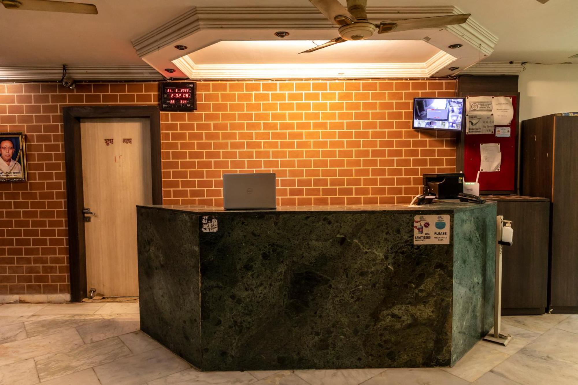 Adarsh Palace Hotel Bhopal Buitenkant foto