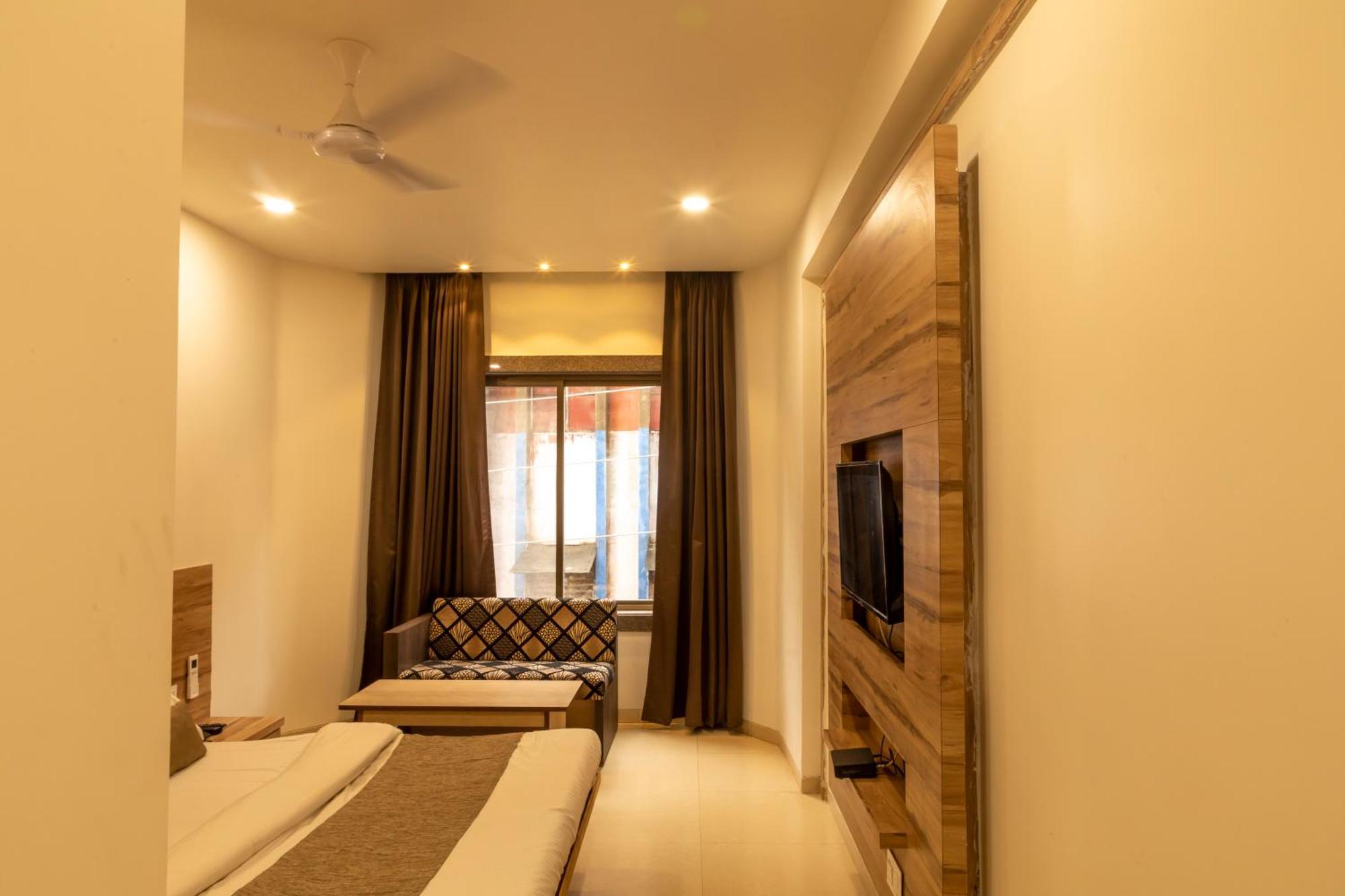 Adarsh Palace Hotel Bhopal Buitenkant foto