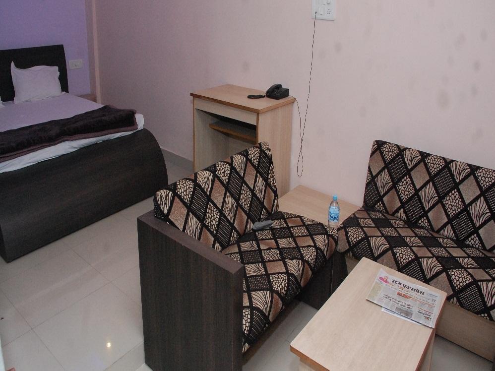 Adarsh Palace Hotel Bhopal Buitenkant foto